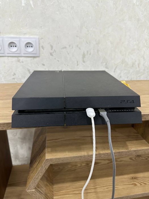 Playstation 4 sotiladi holati ideal