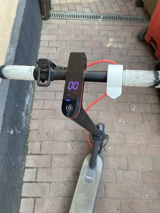Trotinetă electrică AOVOPRO M365 modificată – 31 km/h, 900 km
