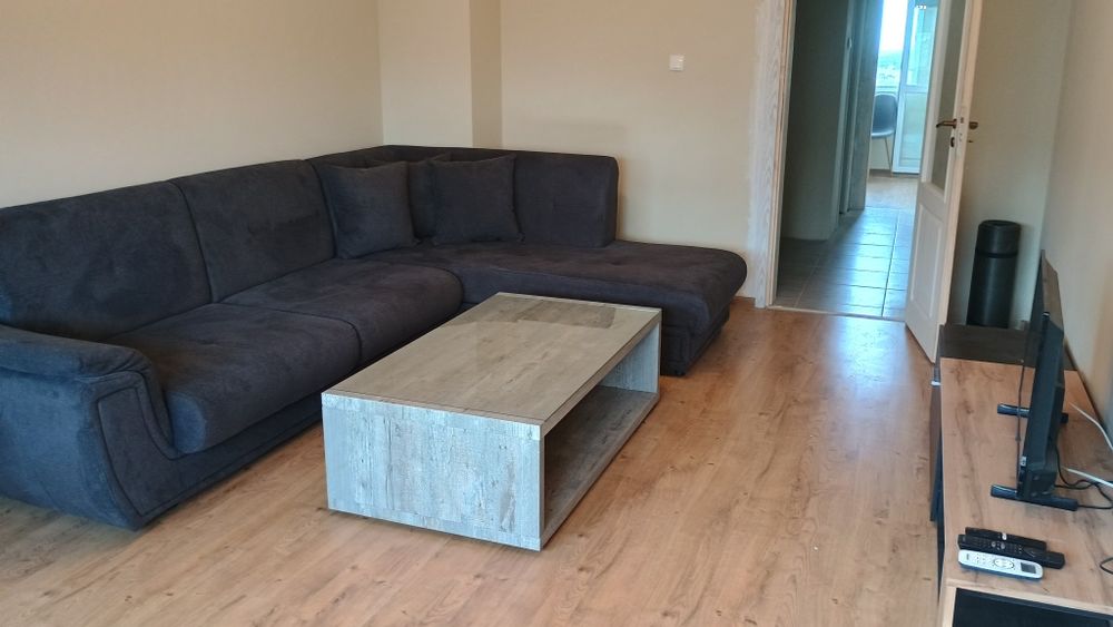 Холна маса-сива.