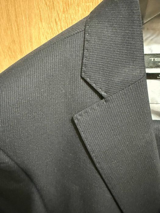 Черен мъжки костюм