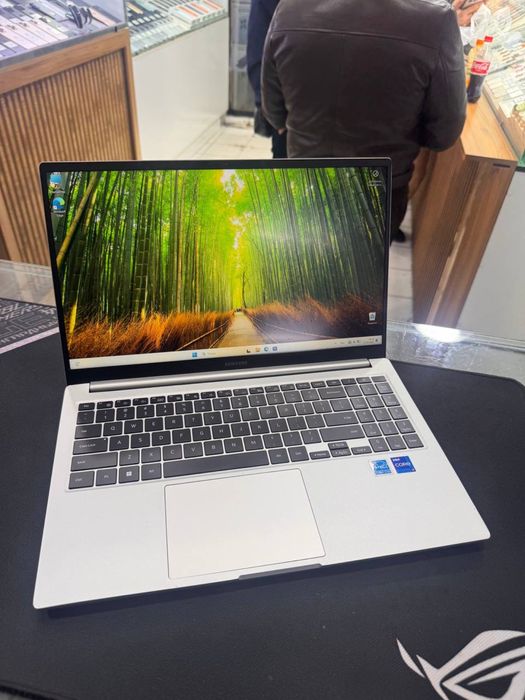 Ноутбук Samsung Galaxuybook Intel Core i7-13 SSD 1TB DDR5 16GB IPS