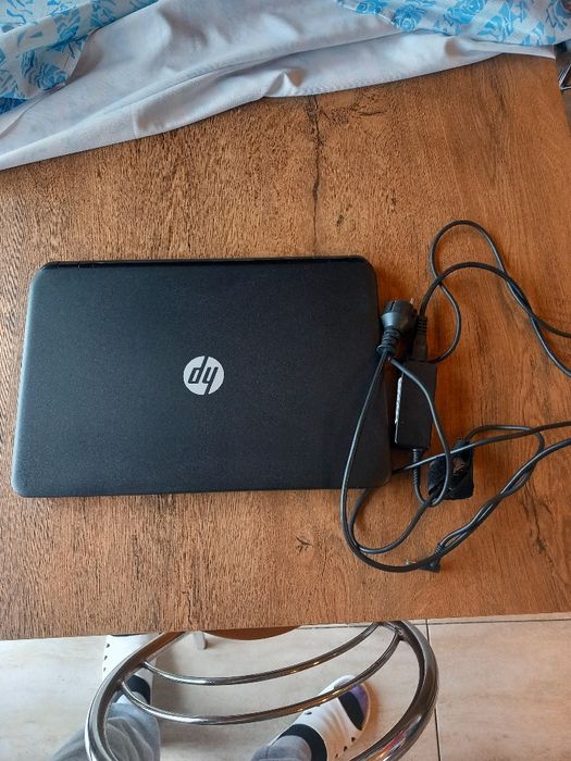 Vând laptop HP  cu încărcător
