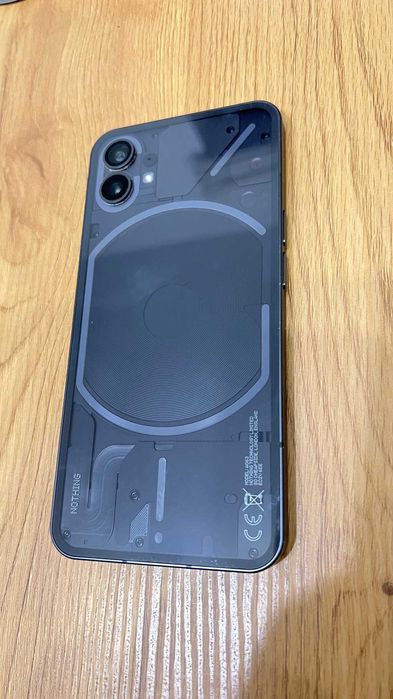 Nothing Phone (1) si Nothing Ear (1)