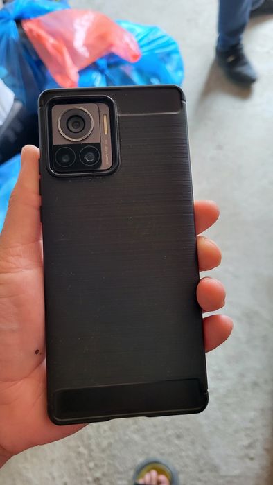 Motorola 30 Ultra edge