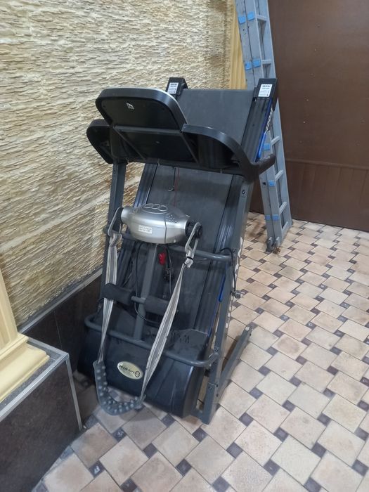 Беговой дорож хорошем состоянии ка