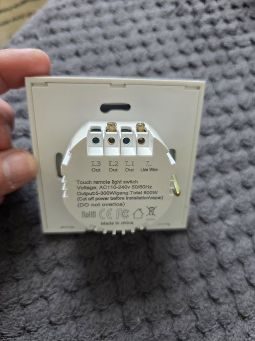 Întrerupătoare cu touch si telecomanda (alb si negru)