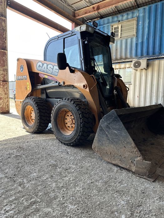 Мини погрузчик Case