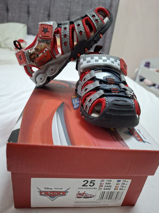 Детски маратонки, сандали и екипи