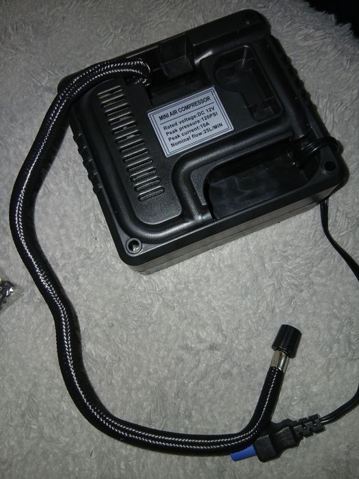 Продам аытомобильный мини компрессор