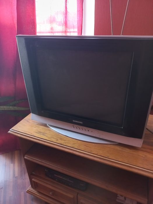 Срочно телевизор самсунг
