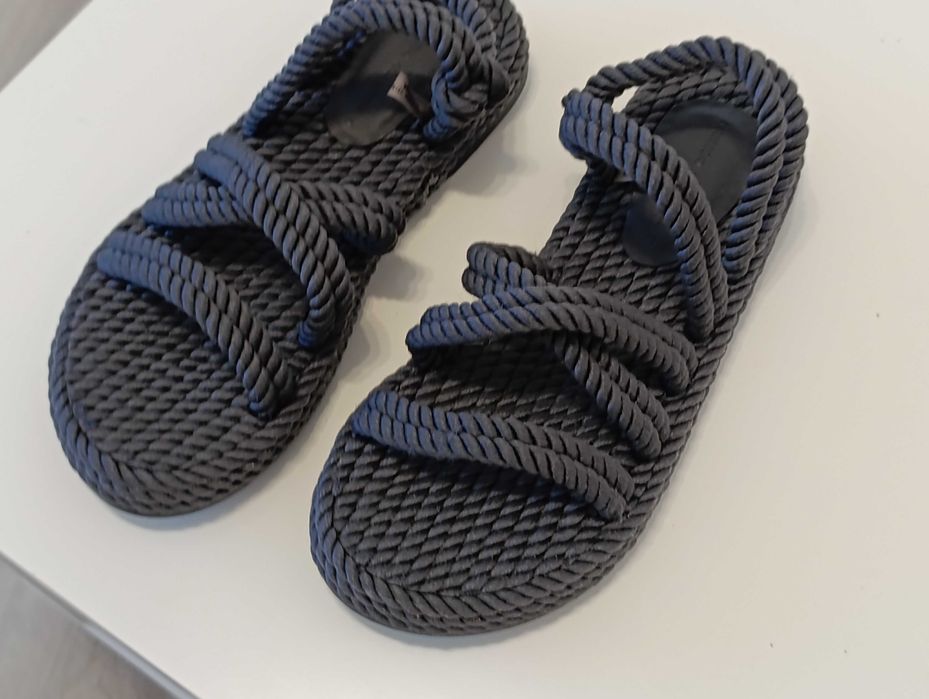 Дамски бели обувки,сандали