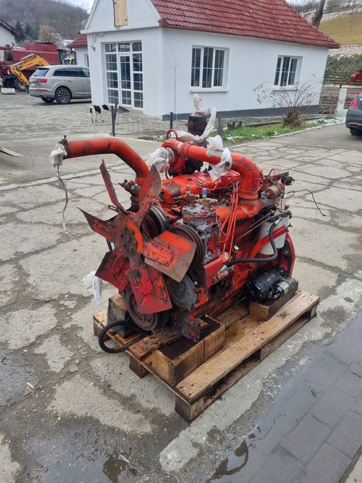 Motor combina CASE IH Navistar DT437 — poza 2