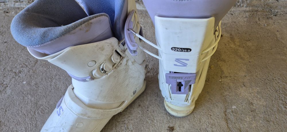 Стари ски обувки -3бр.