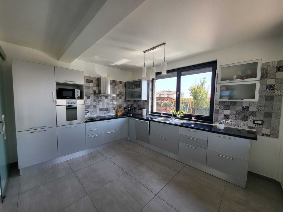 Casă individuală, modernă, complet mobilată in Costinesti