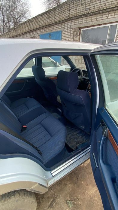 Продам Мерседес Е 200  124 кузов