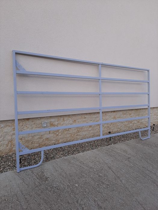 Hranitoare  animale adapatoare buncare cereale separator statie de mul