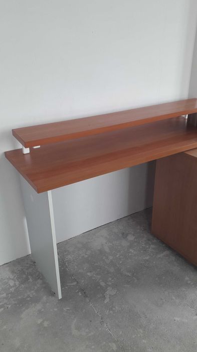 Стол, тумбочка ,полка