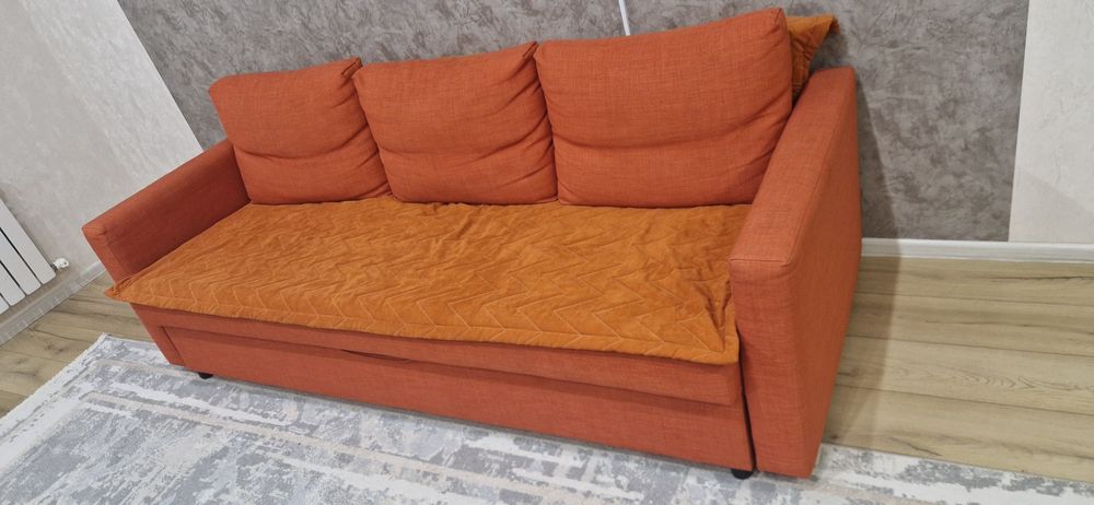 Диван Икеа в хорошем состоянии