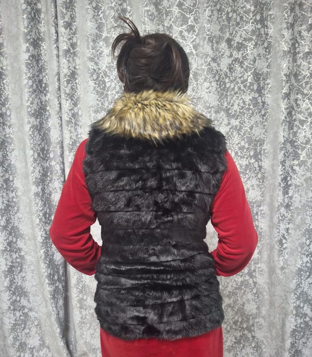 Меховая безрукавка