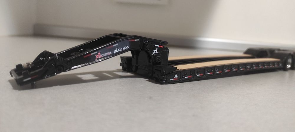 Колекционерски модел мащаб 1:50