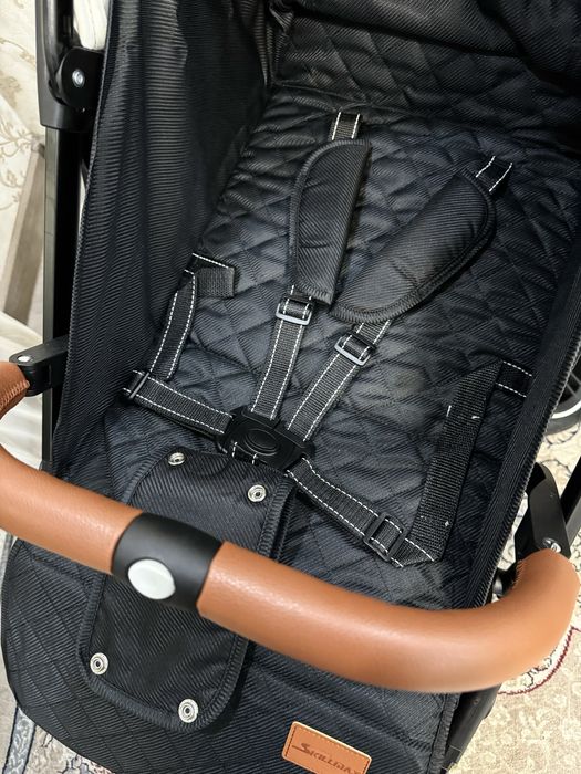 Детская прогулочная коляска