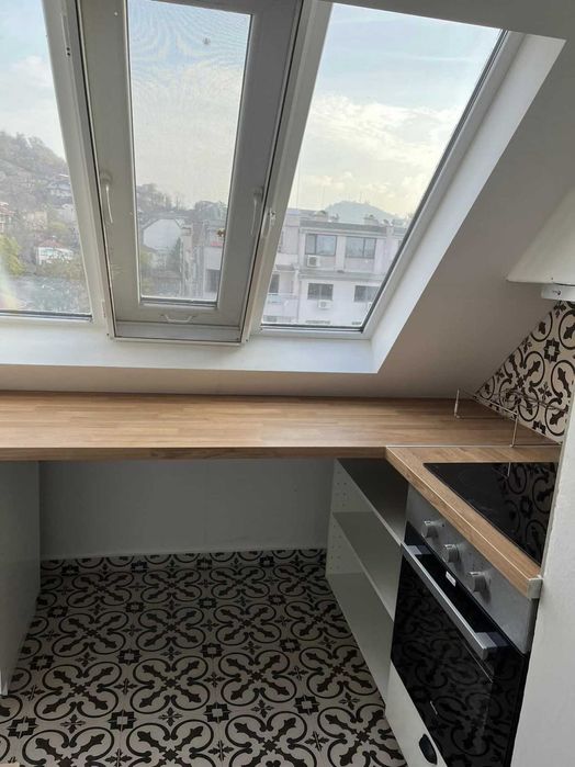 Дава се под наем Едностаен апартамент в Пловдив, Център - 55 кв.м за 325 € - Снимка #2