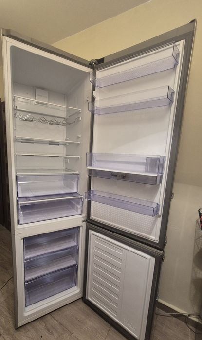 Beko B3RCNA404HDXB1 – Combină No Frost, 355 L, Inox, Dispenser