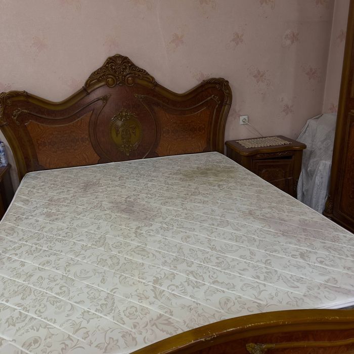 Spalni mebel sotiladi holat zor