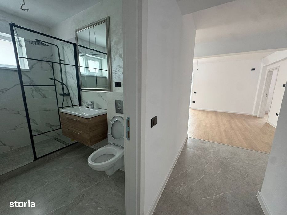 Apartament 3 camere cu balcon si curte/ loc de parcare/ statie STB