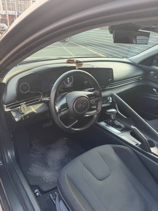 Hyundai Elantra 2022