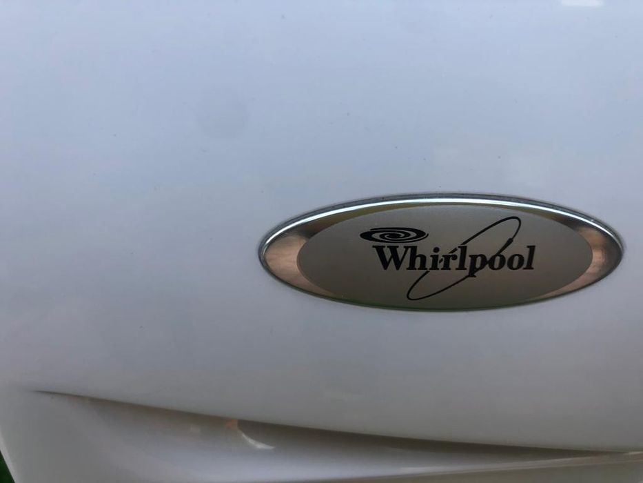 Продам стиральную машину Whirlpool