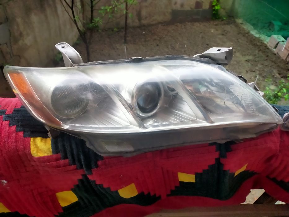 Фары на Toyota Camry 40