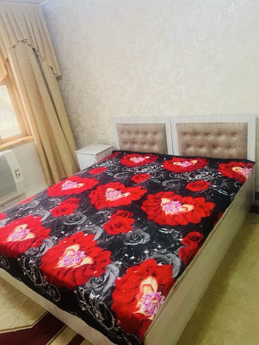 Квартира арендага берилади.Азиз бозорга
