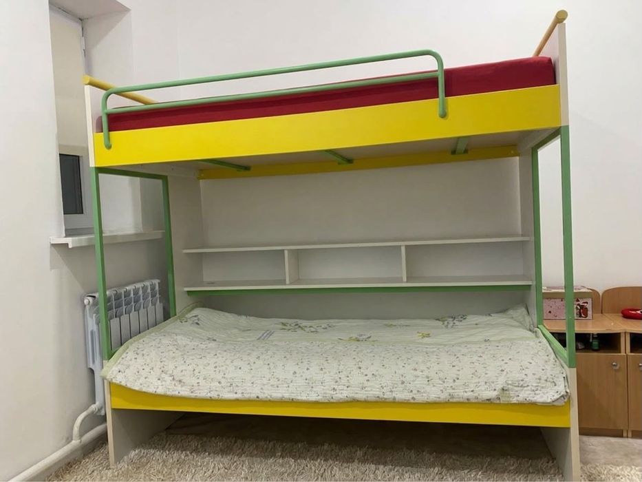 Продам двухьярусный кровать в отличном состояний качественный