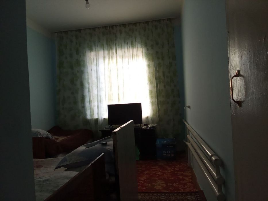 Dom sotiladi 4xonali maktab bogcha yonida xamma sharoit bor