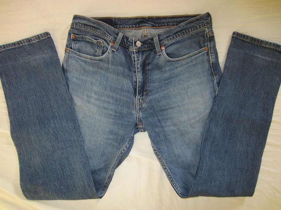 Blugi Levis 511, masura W34 L32,Talie =86cm, Lungime=104cm, croiala dreapta fermoar, 99%bumbac+1%elasthan, stare f.buna