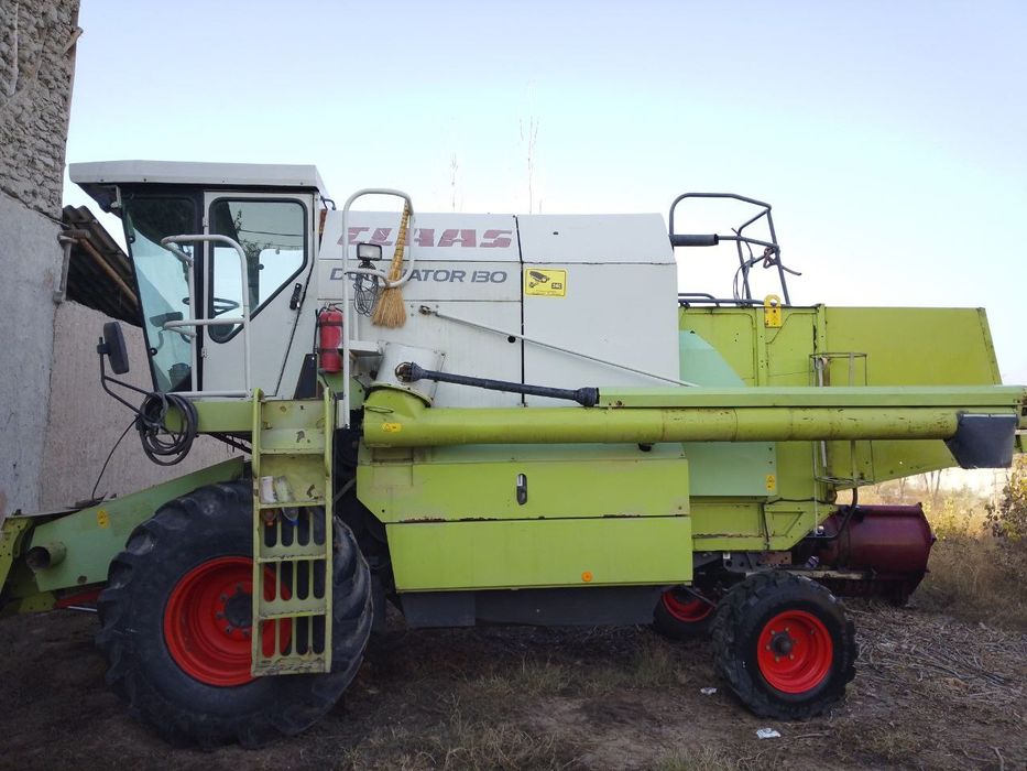 Claas Dominator 130