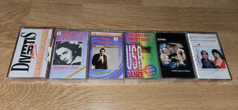 Cd-uri / casete muzica  : Andre, Directia 5, Phoenix, Cargo, Azur