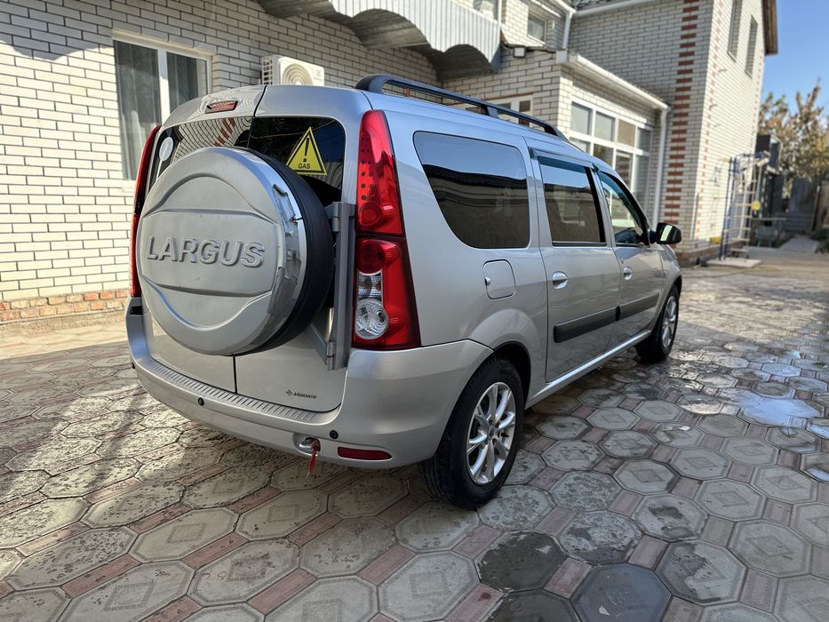 ВАЗ(Lada) Ларгус 2017года