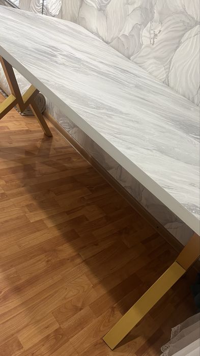 Стол в гостиную, кухню