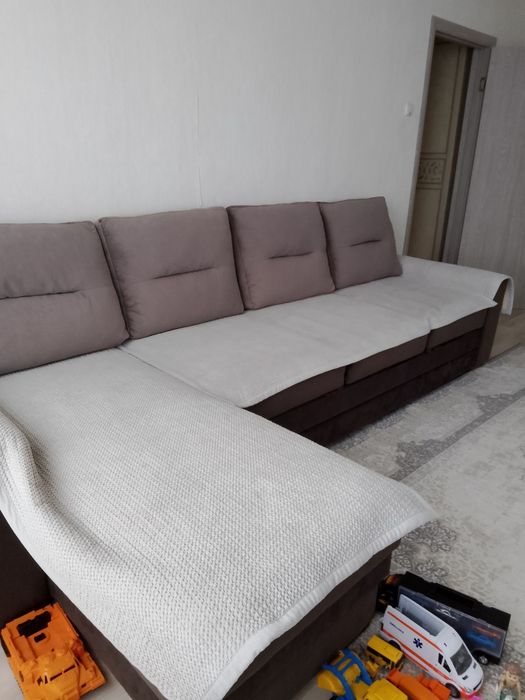 Продам диван угловой