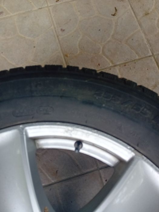 Vând jante de BMW x5 cu cauciucuri de iarnă 2015 255/55R18 M+S 2500 ron