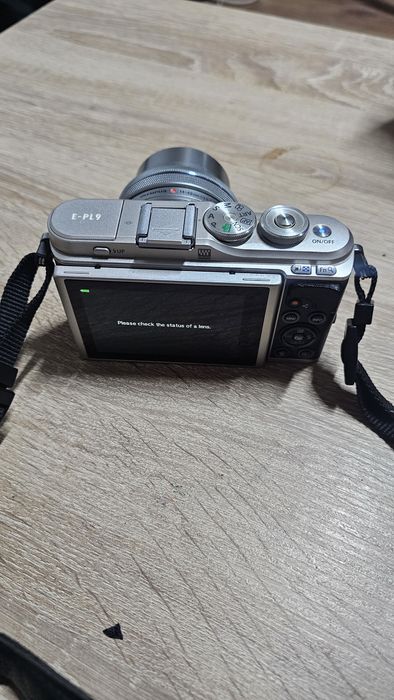 Olympus mirrorless  EP L 9