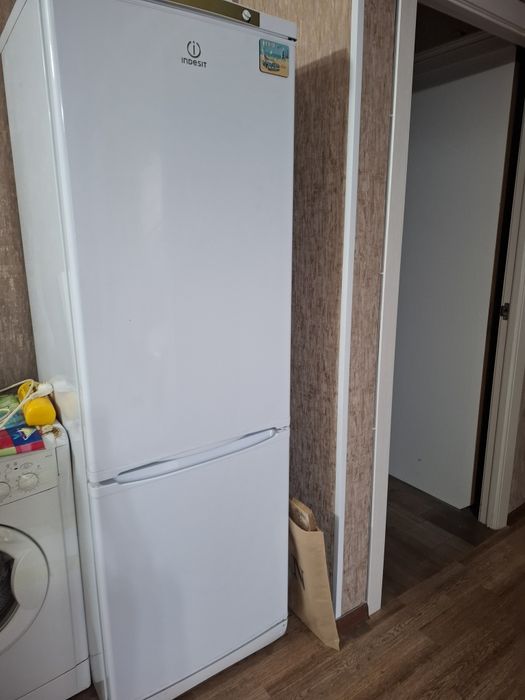 Продам холодильник