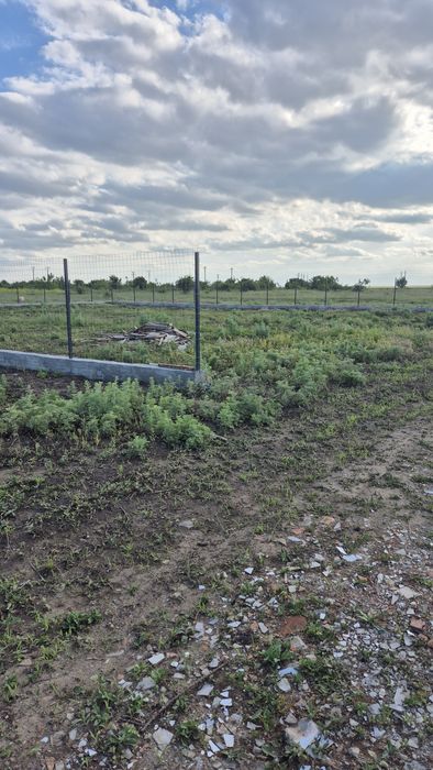 Vand teren in comuna Vanatori