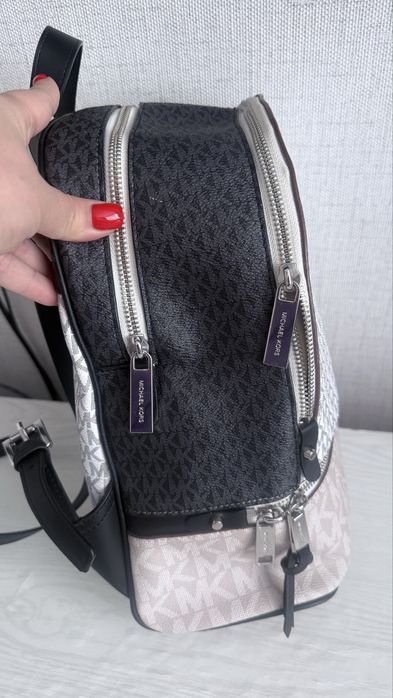 Продам рюкзак MK оригинал и сумки кожа