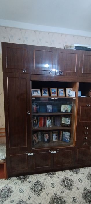 Горка в гостиную б/у