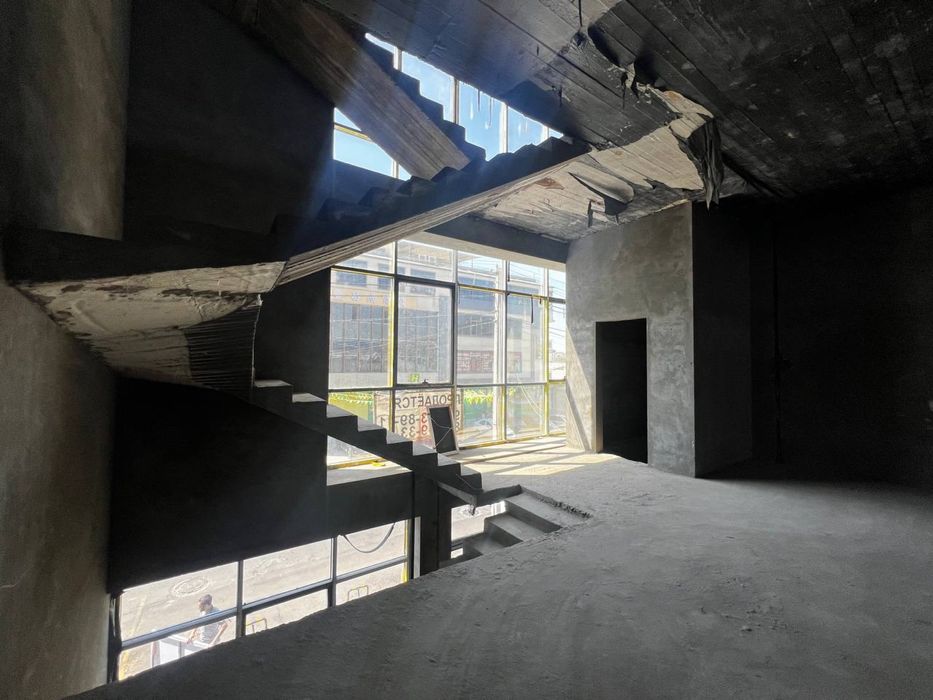 Продаётся Коммерческое Помещение 716кв.м Вдоль Дороги ор.Ракат Махалля