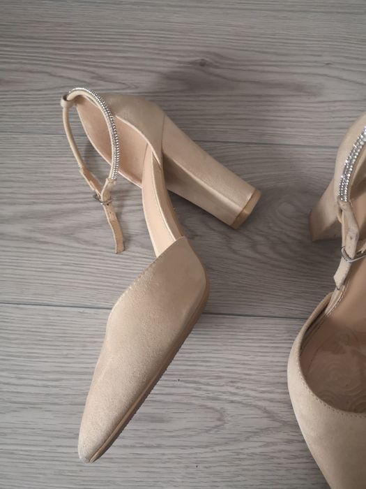 Pantofi eleganti