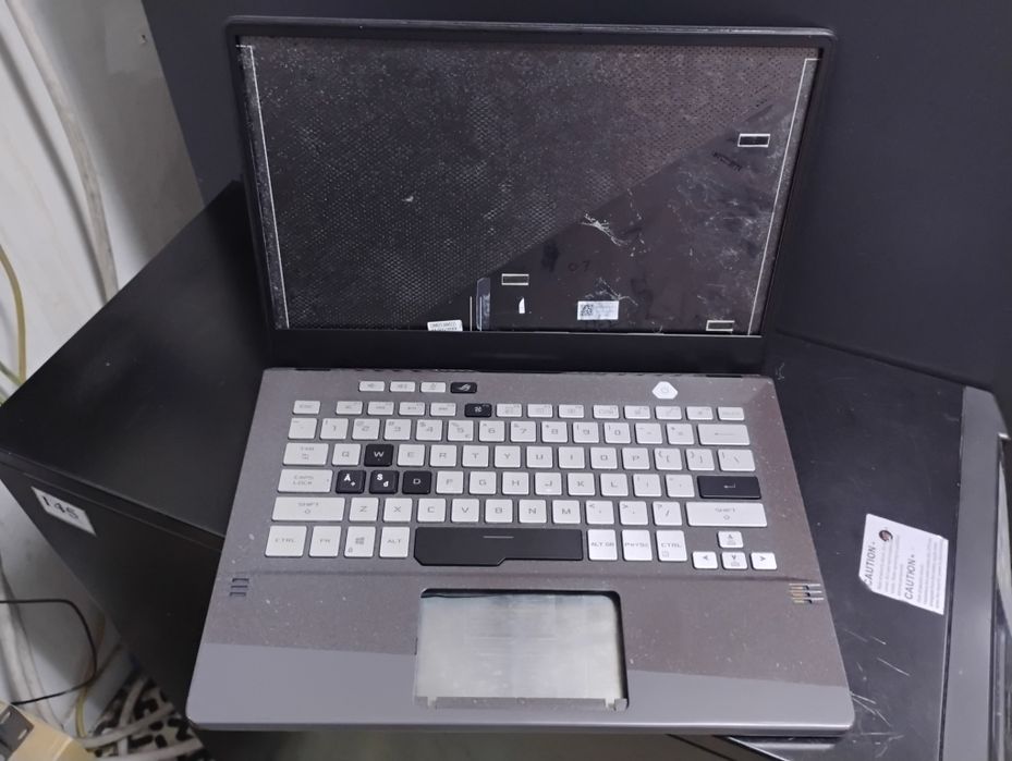 Laptop Asus - carcasă Zephyrus G14
